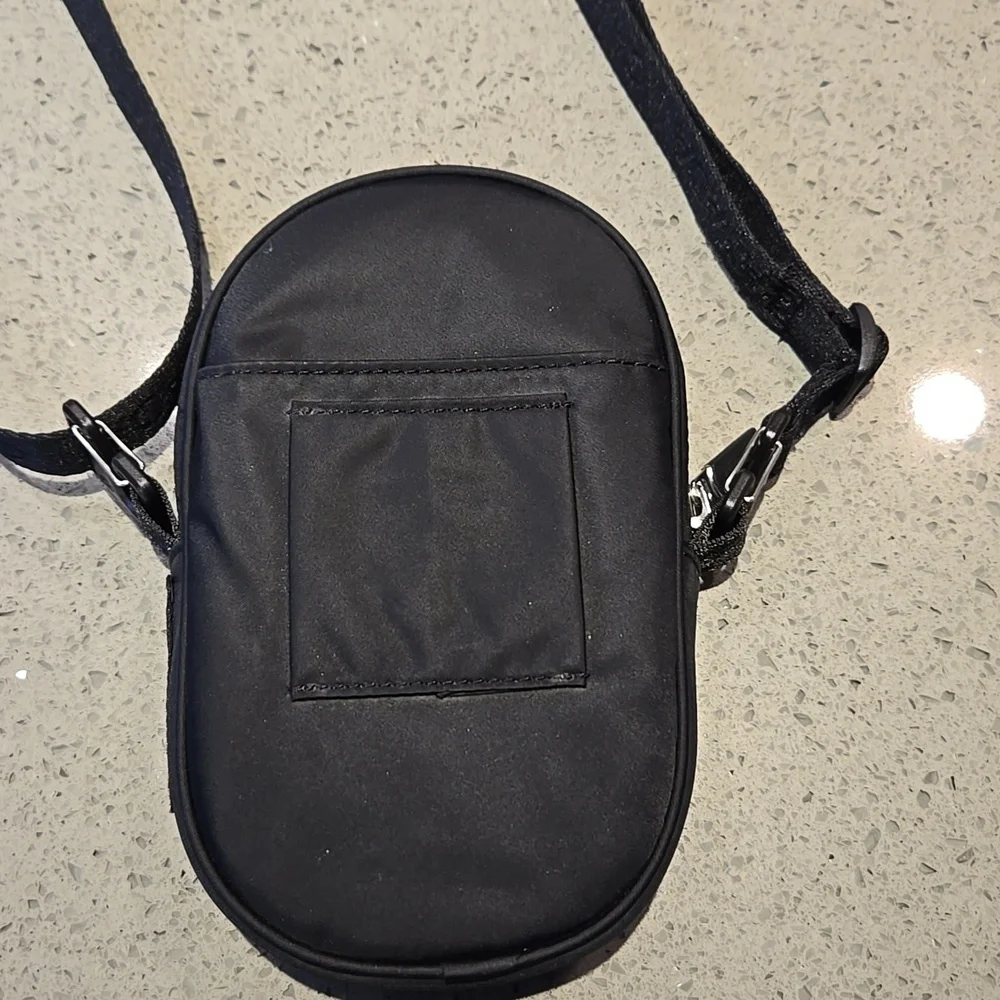 Team Canada 22 Future Legacy Crossbody Bag - Picture 5 of 8